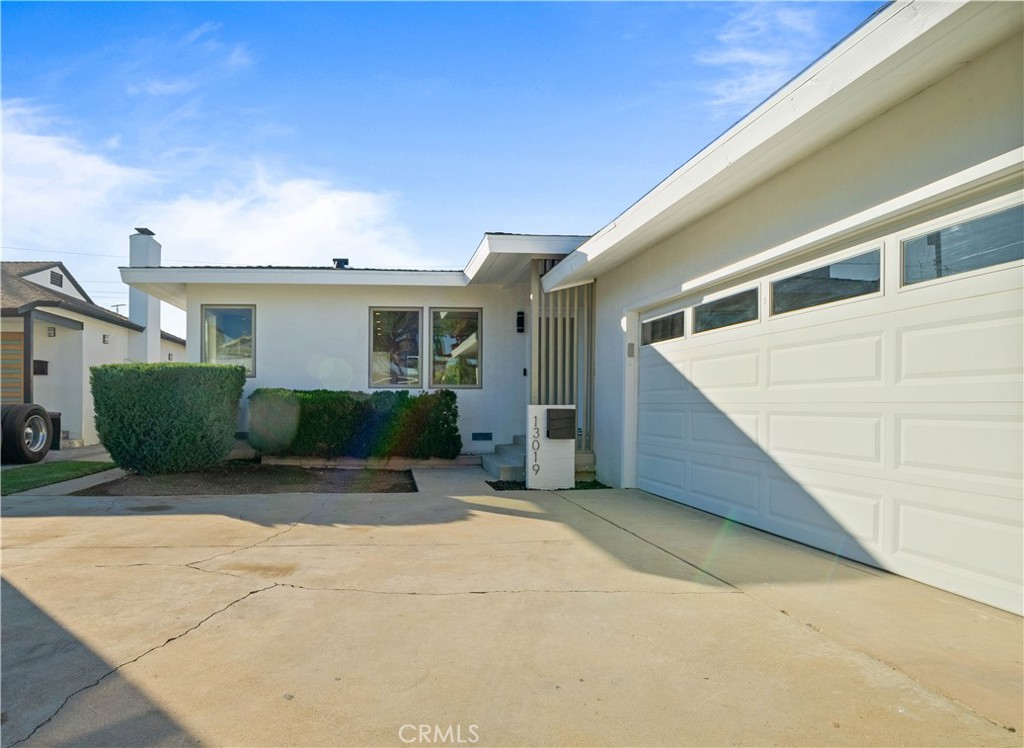 13019 Cimarron Ave