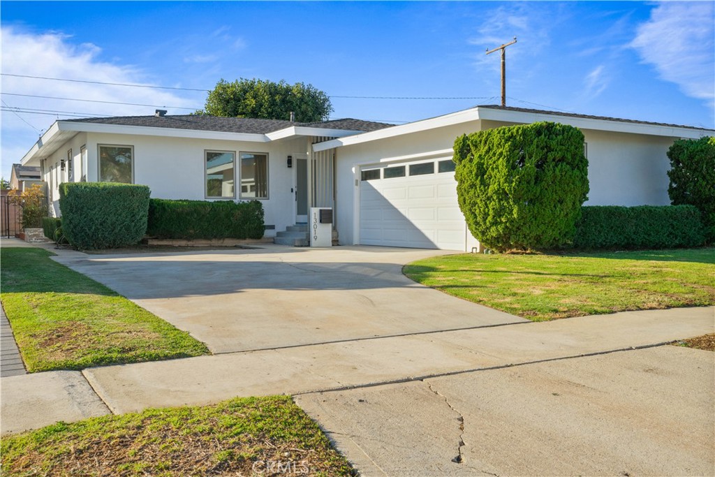 13019 Cimarron Ave