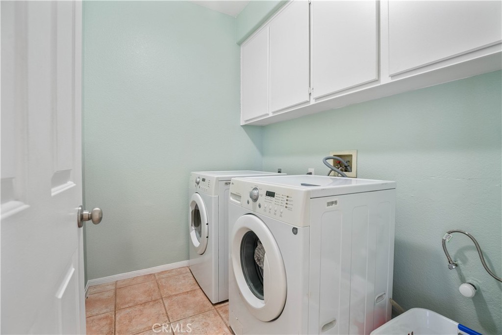 1147 Rosemary Circle