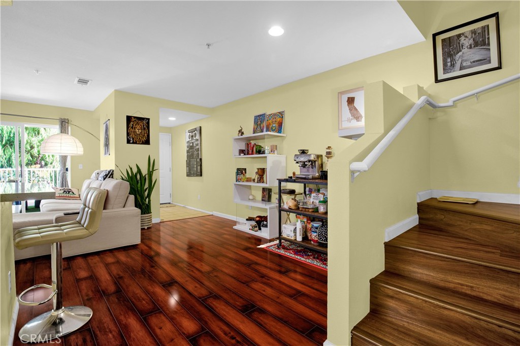 1227 E Carson Street 1
