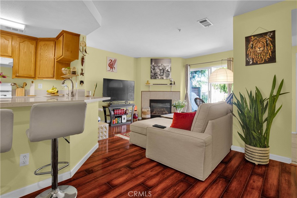 1227 E Carson Street 1