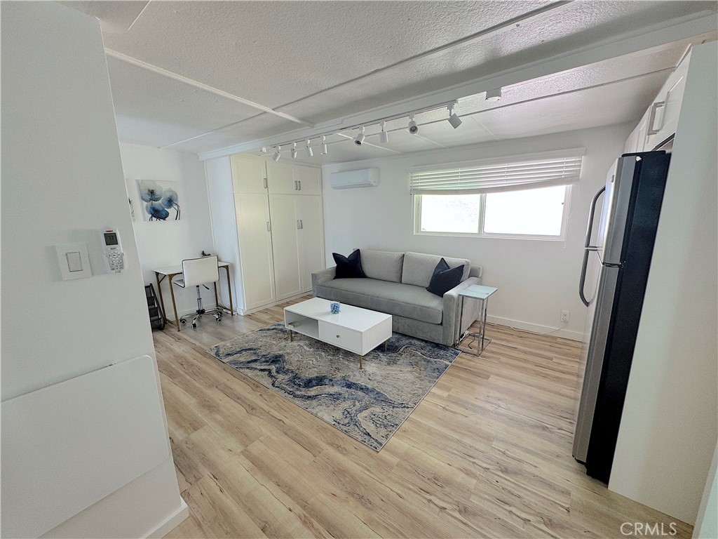 726 1/2 Esplanade