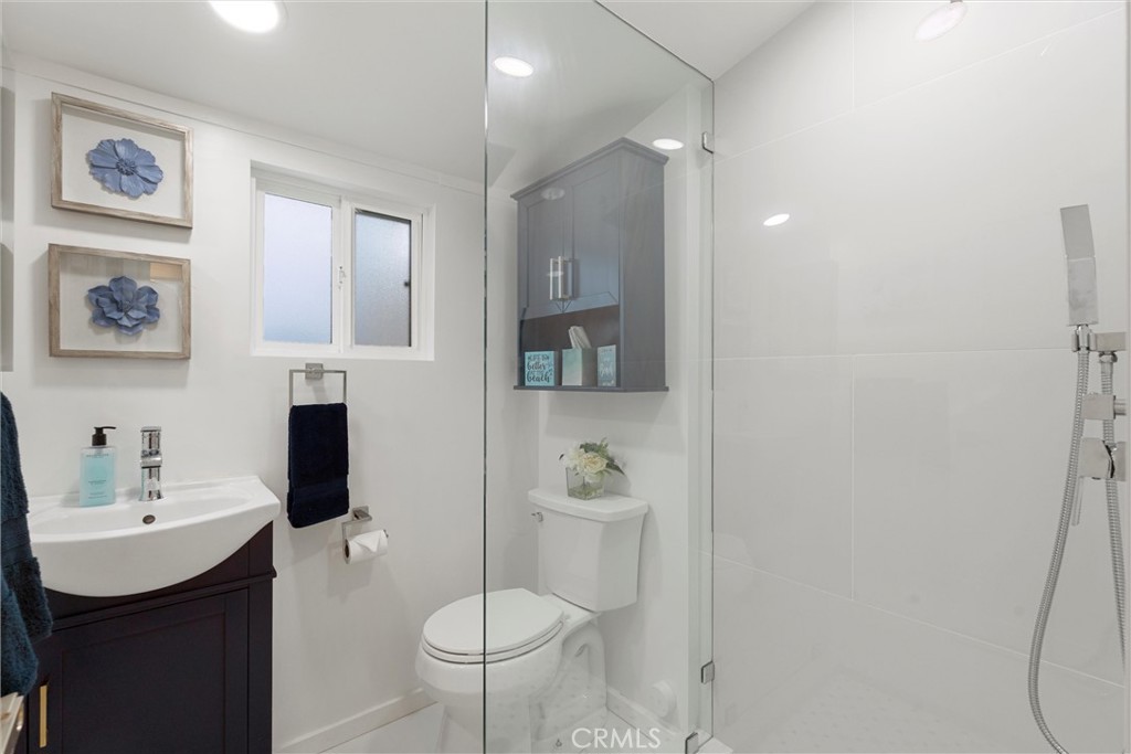 726 1/2 Esplanade