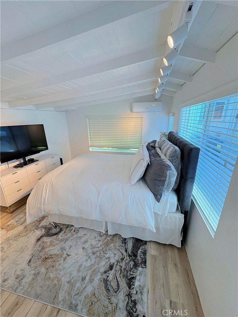 726 1/2 Esplanade