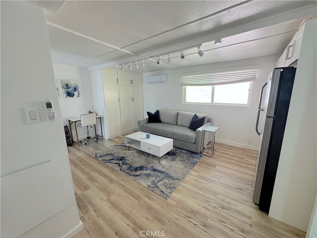 726 1/2 Esplanade