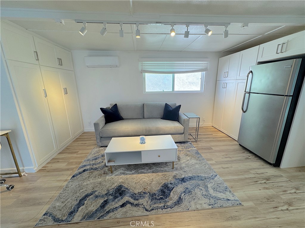 726 1/2 Esplanade