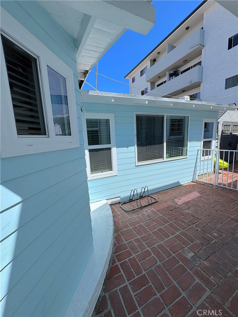 726 1/2 Esplanade