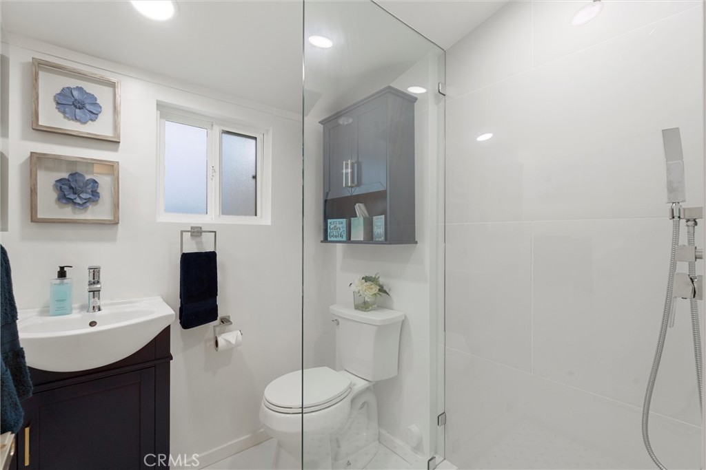 726 1/2 Esplanade