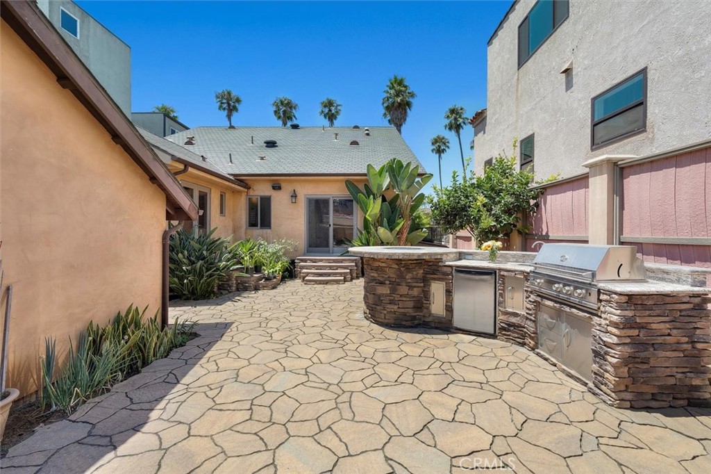 116 Termino Avenue
