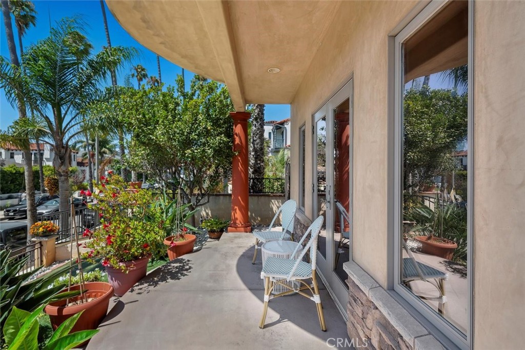 116 Termino Avenue