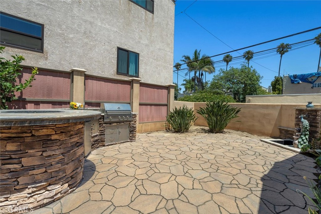 116 Termino Avenue