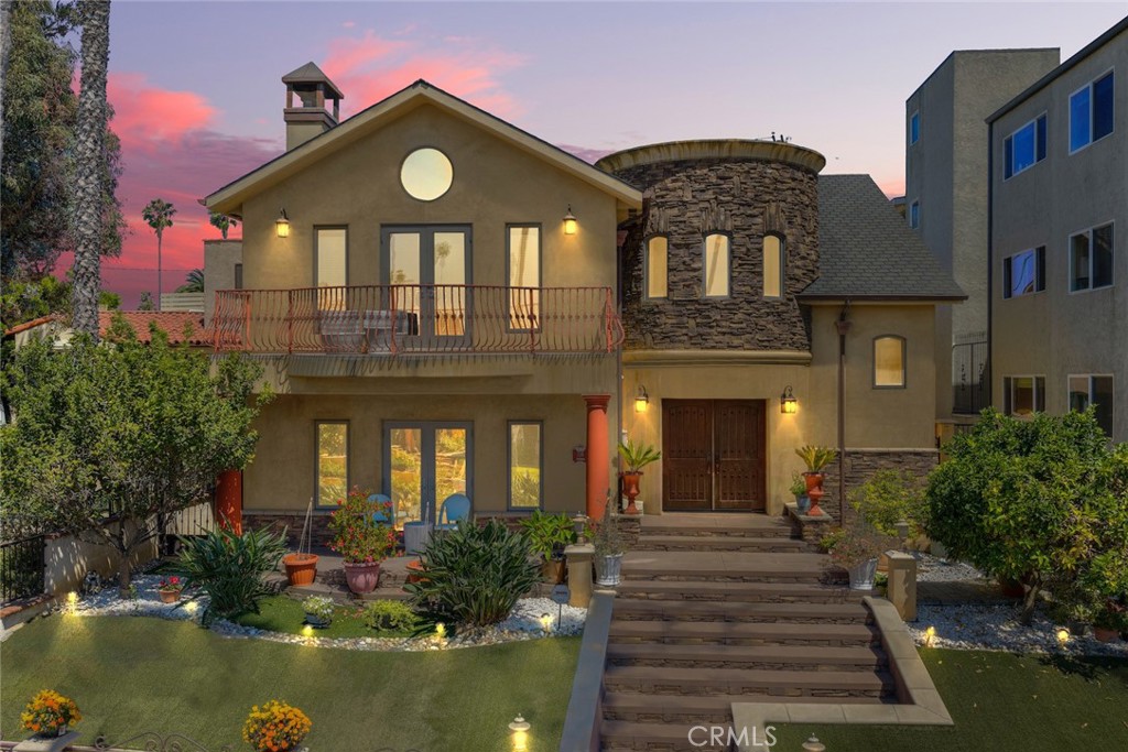 116 Termino Avenue