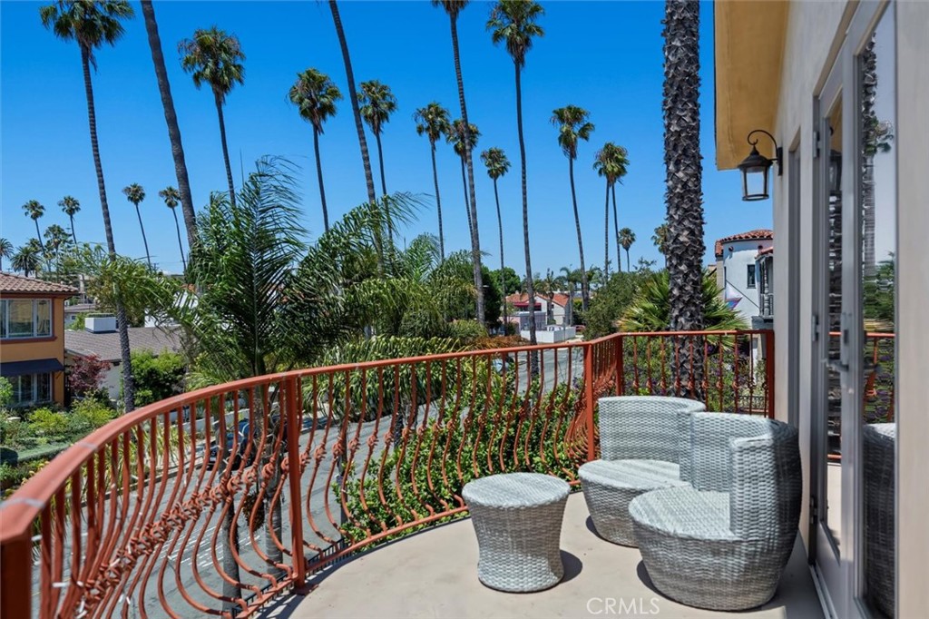 116 Termino Avenue