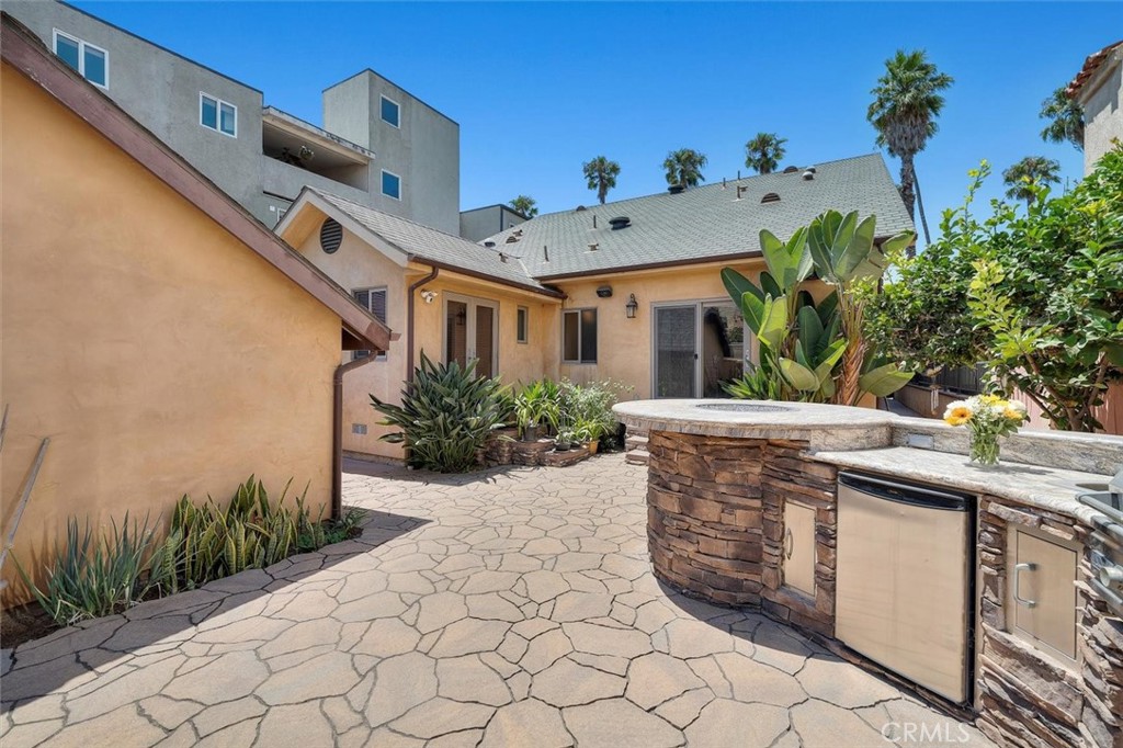 116 Termino Avenue
