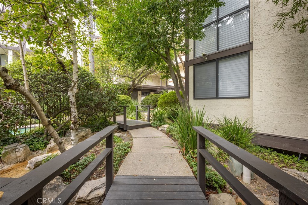 5987 Peacock Ridge 101