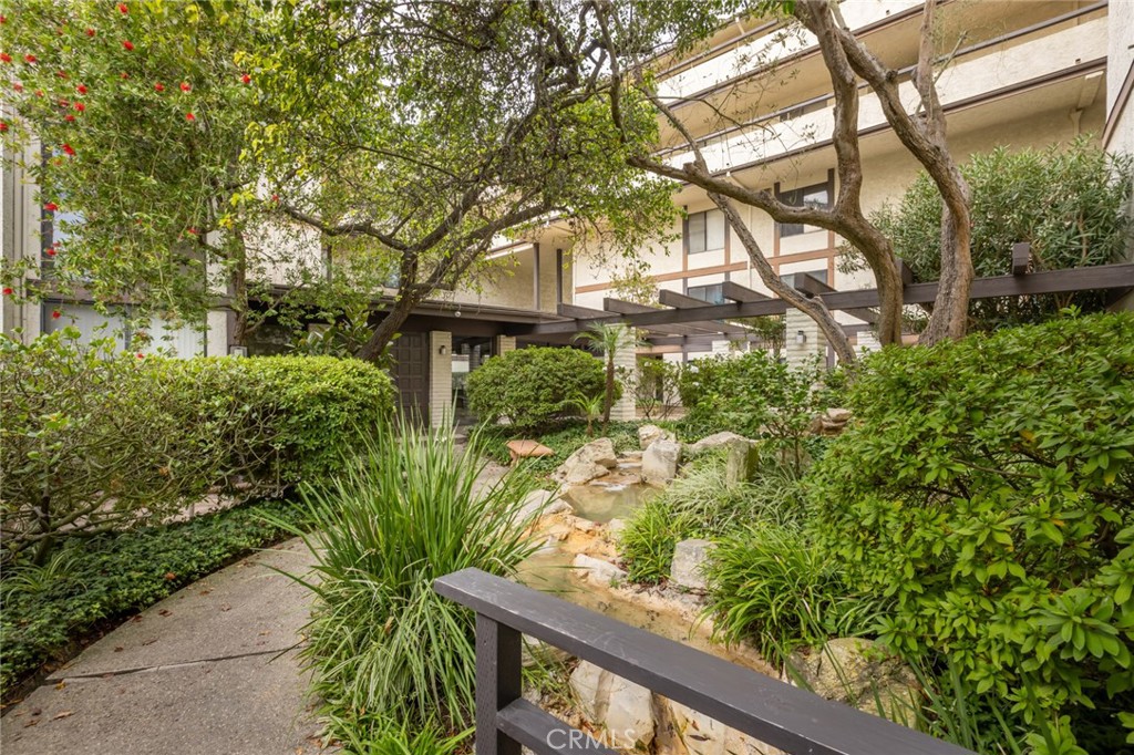 5987 Peacock Ridge 101