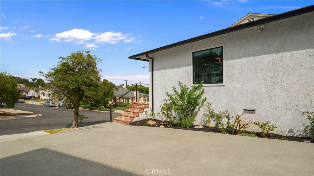 1725 W Averill Park