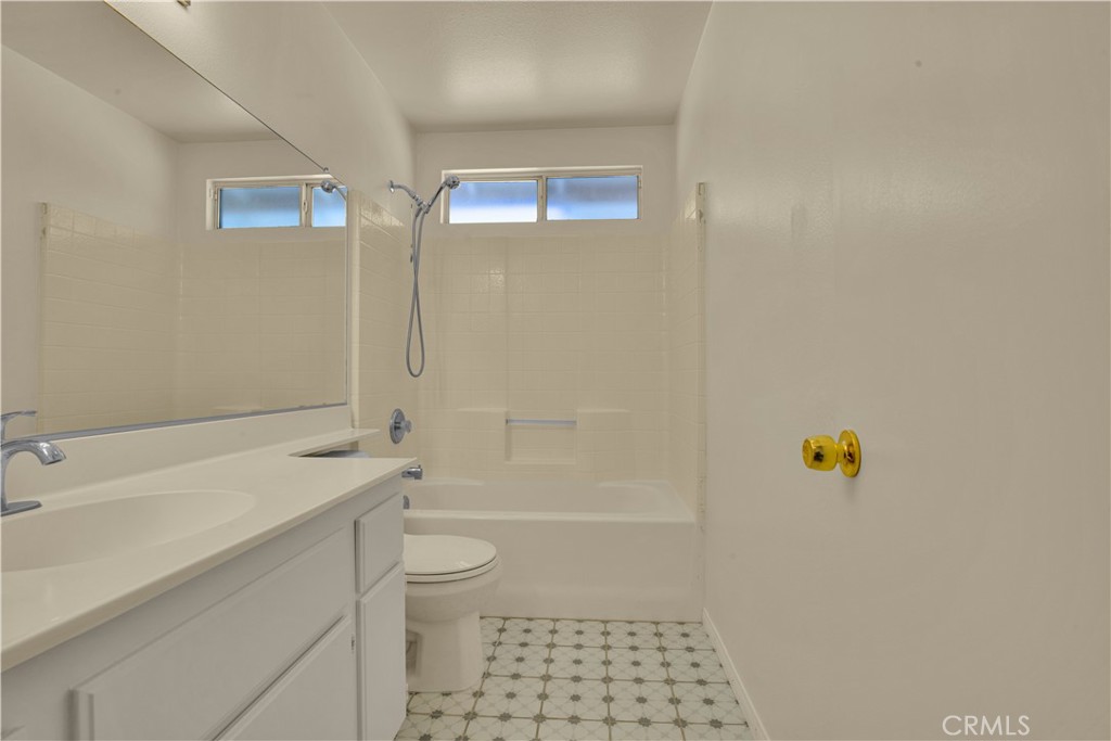10468 Santa Cruz