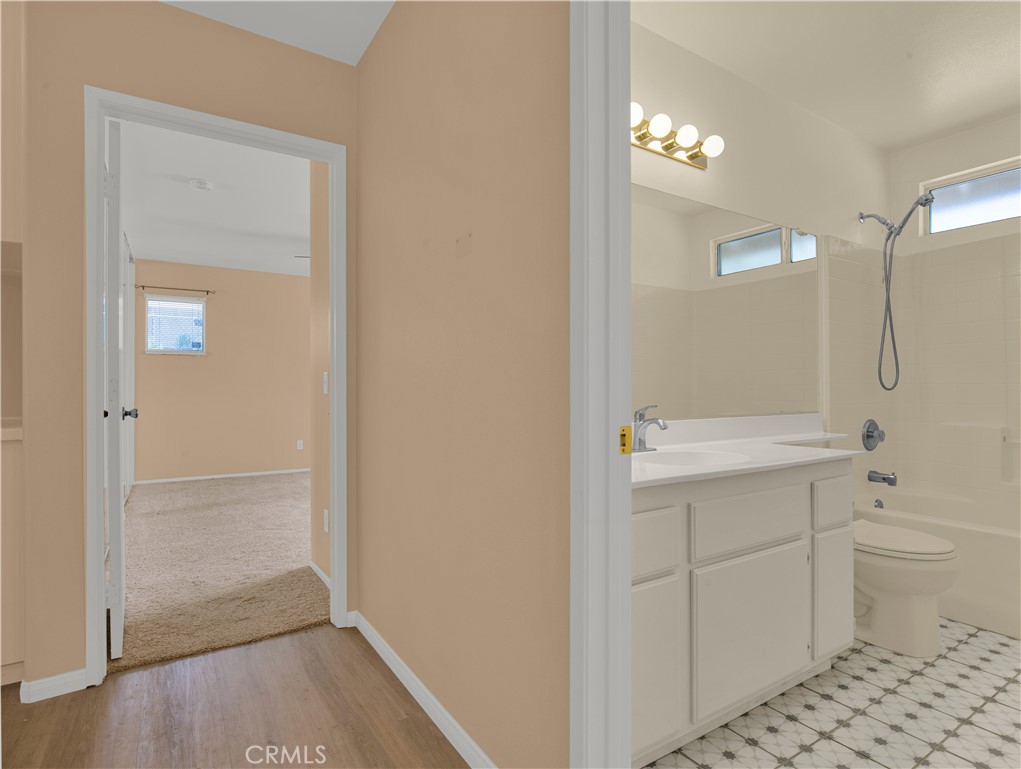 10468 Santa Cruz