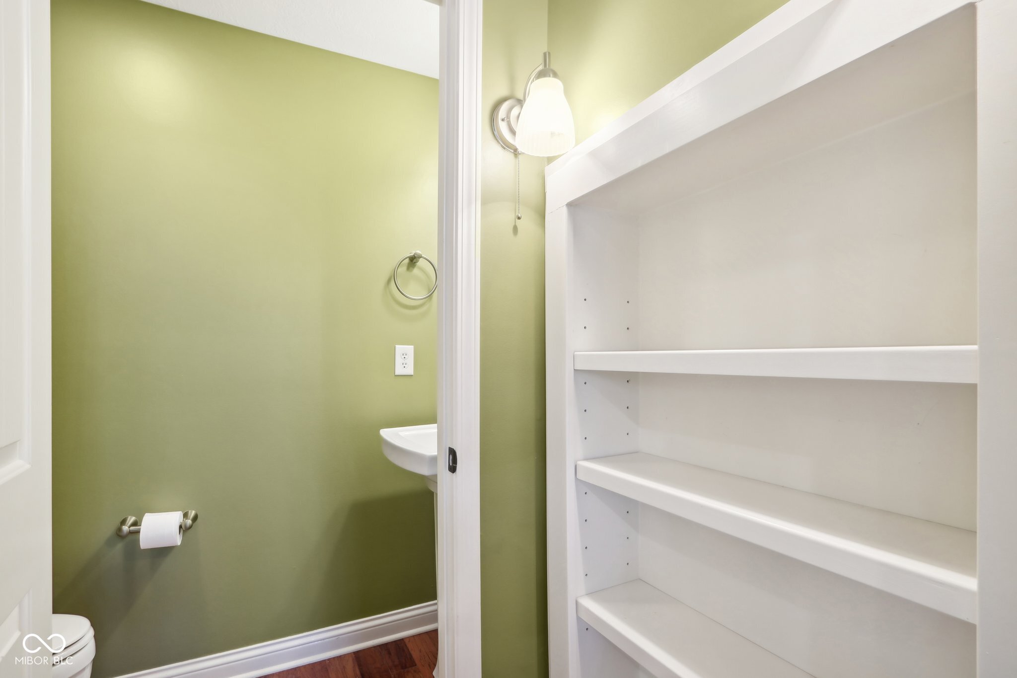 6687 Beekman Place Unit: C