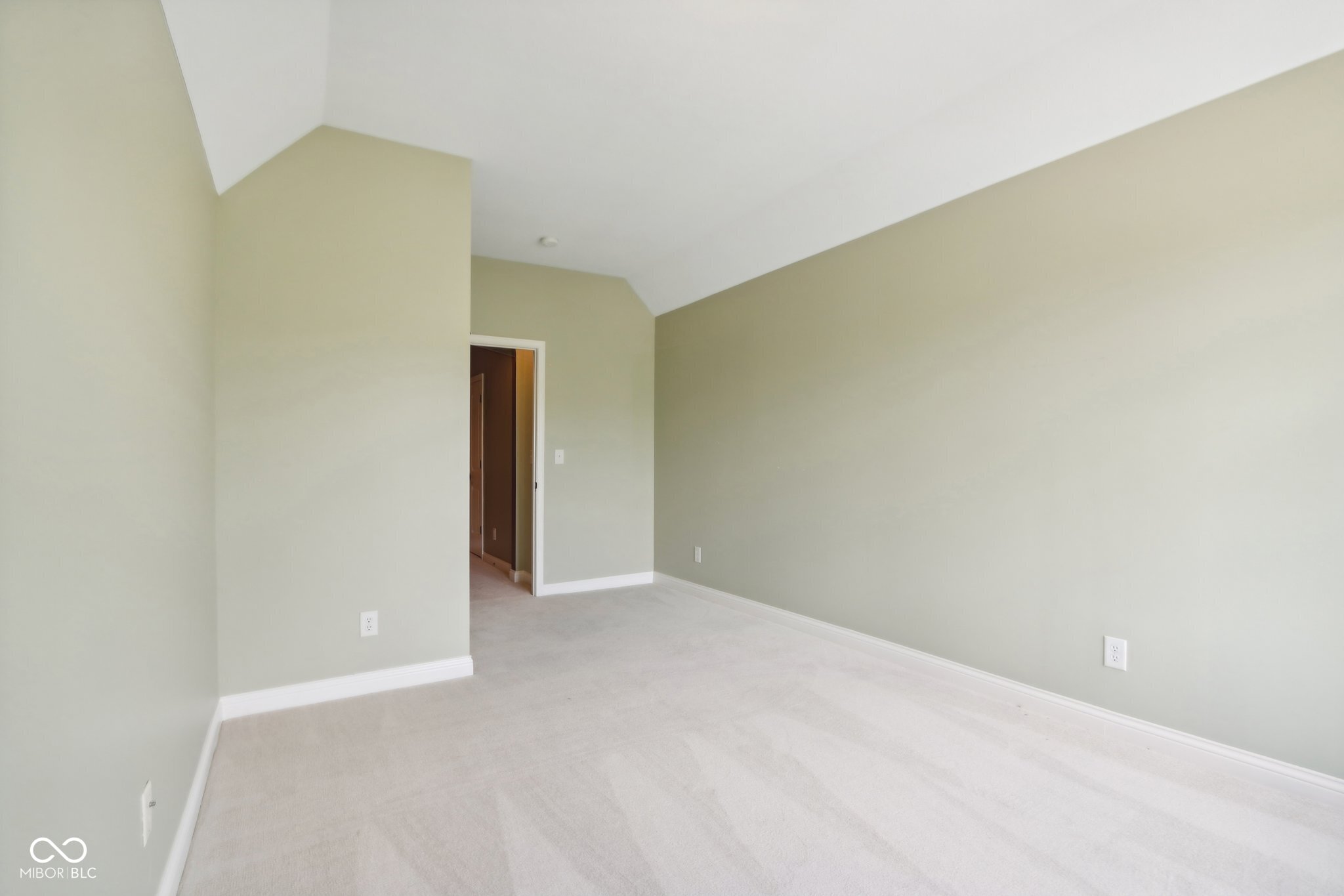 6687 Beekman Place Unit: C