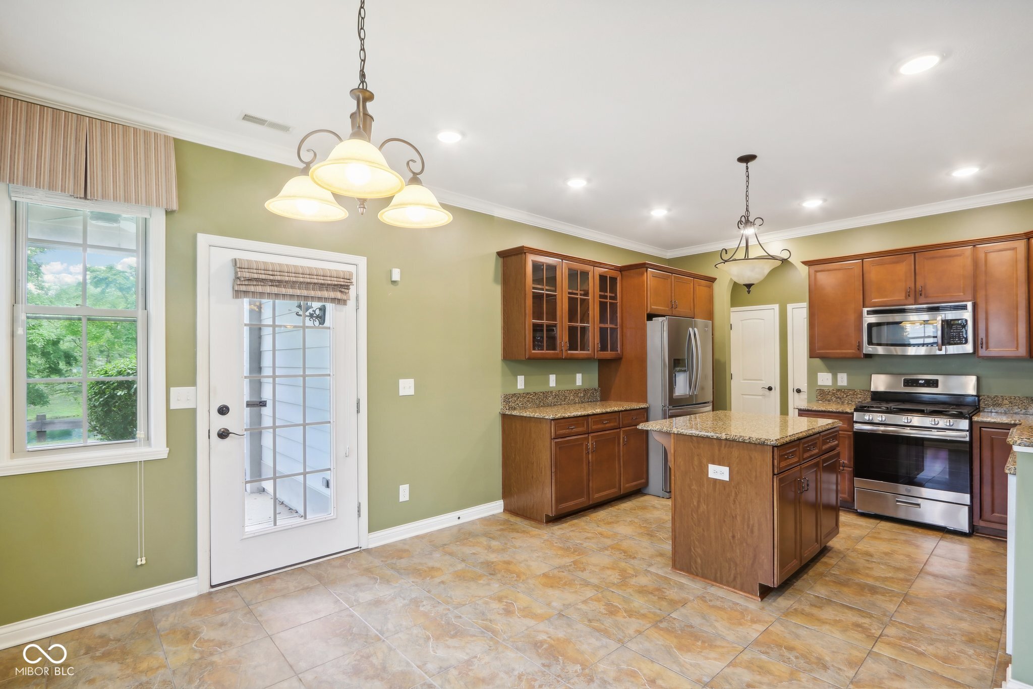 6687 Beekman Place Unit: C