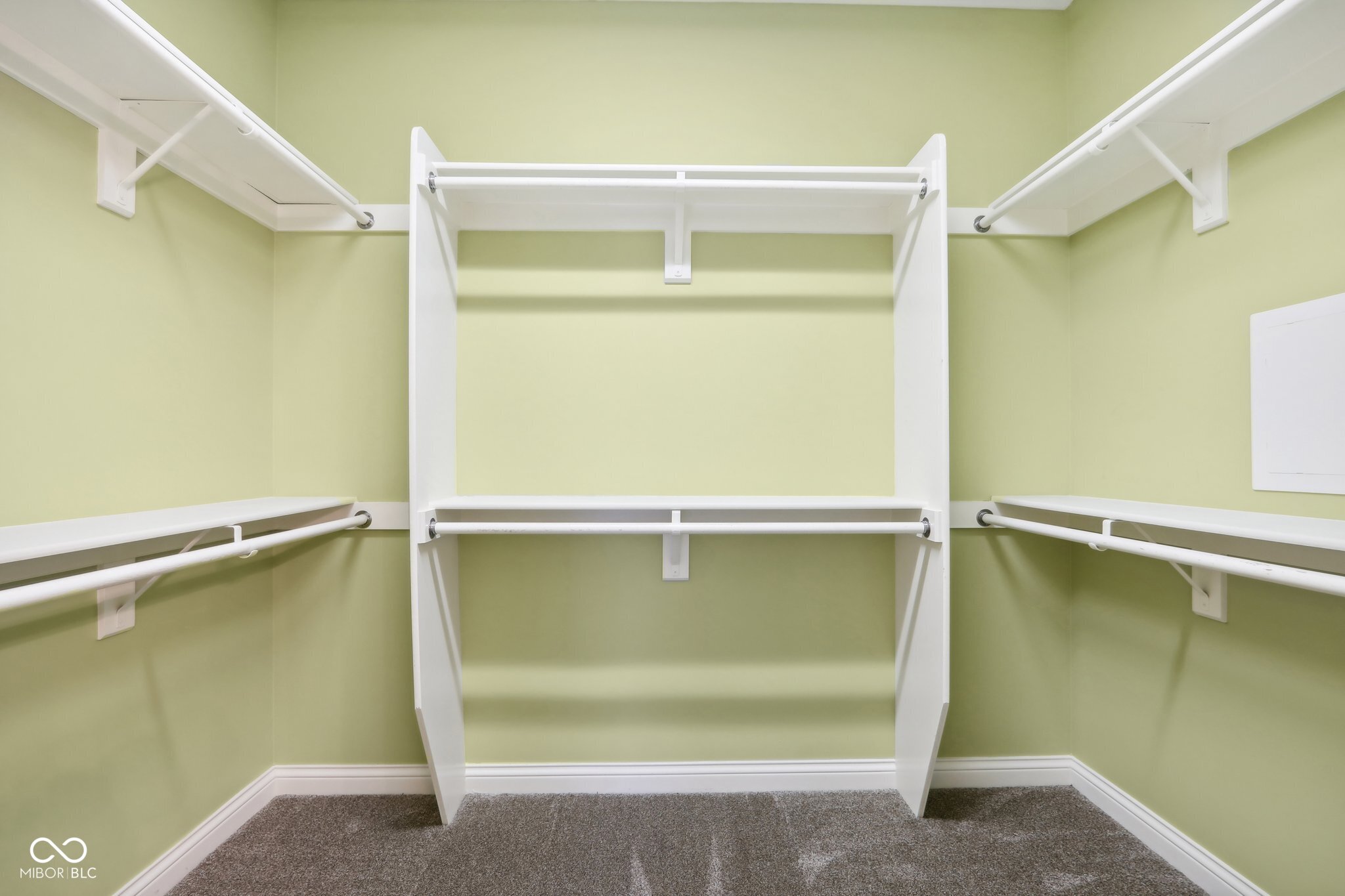 6687 Beekman Place Unit: C