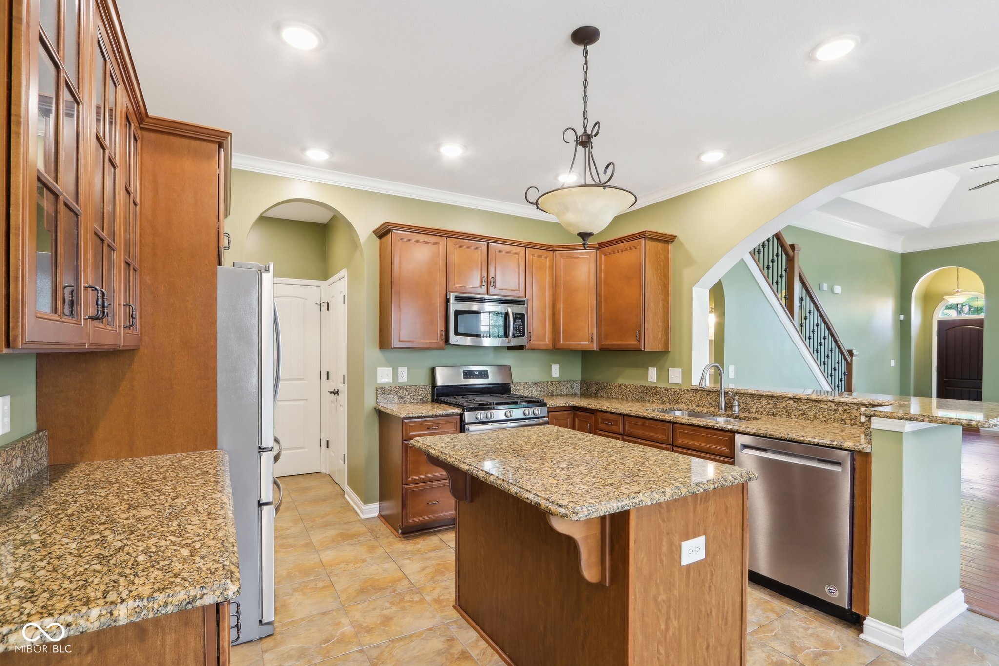 6687 Beekman Place Unit: C