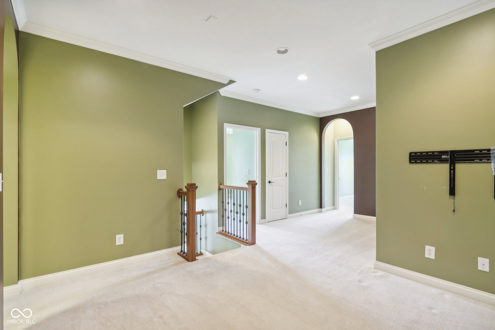 6687 Beekman Place Unit: C