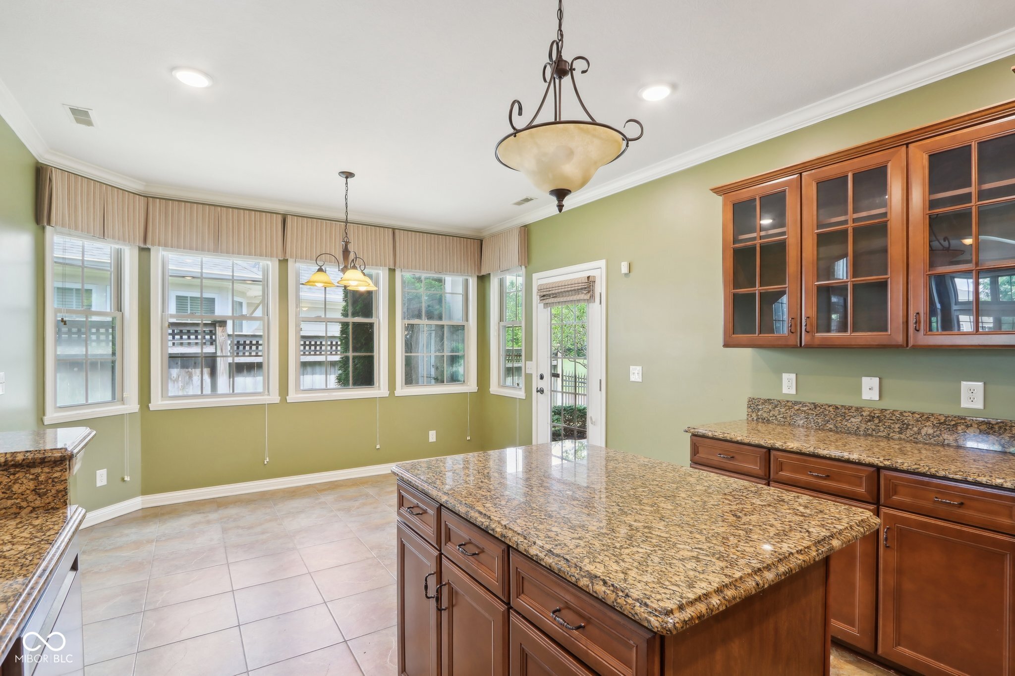 6687 Beekman Place Unit: C