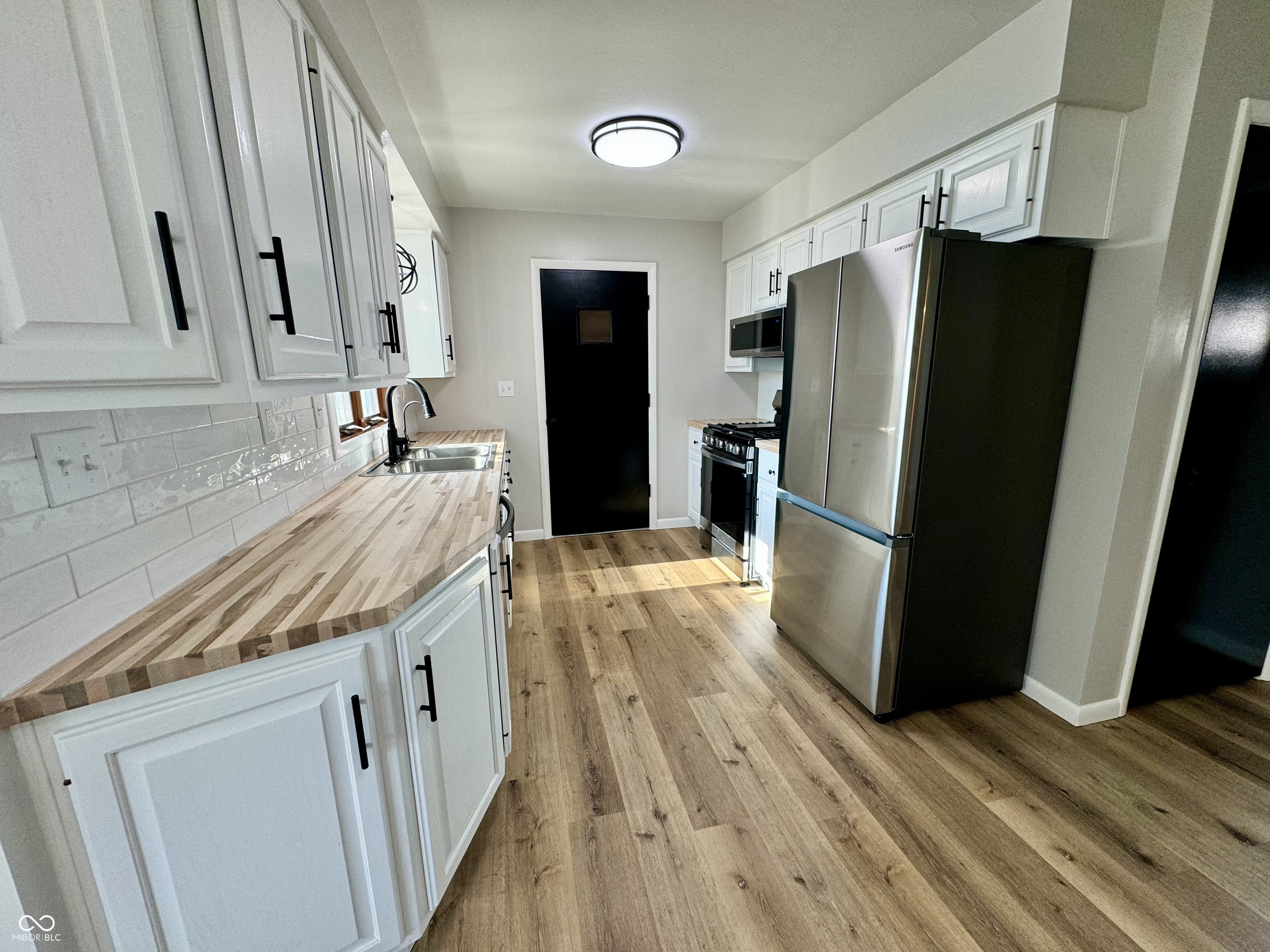 452 Greenacres Drive