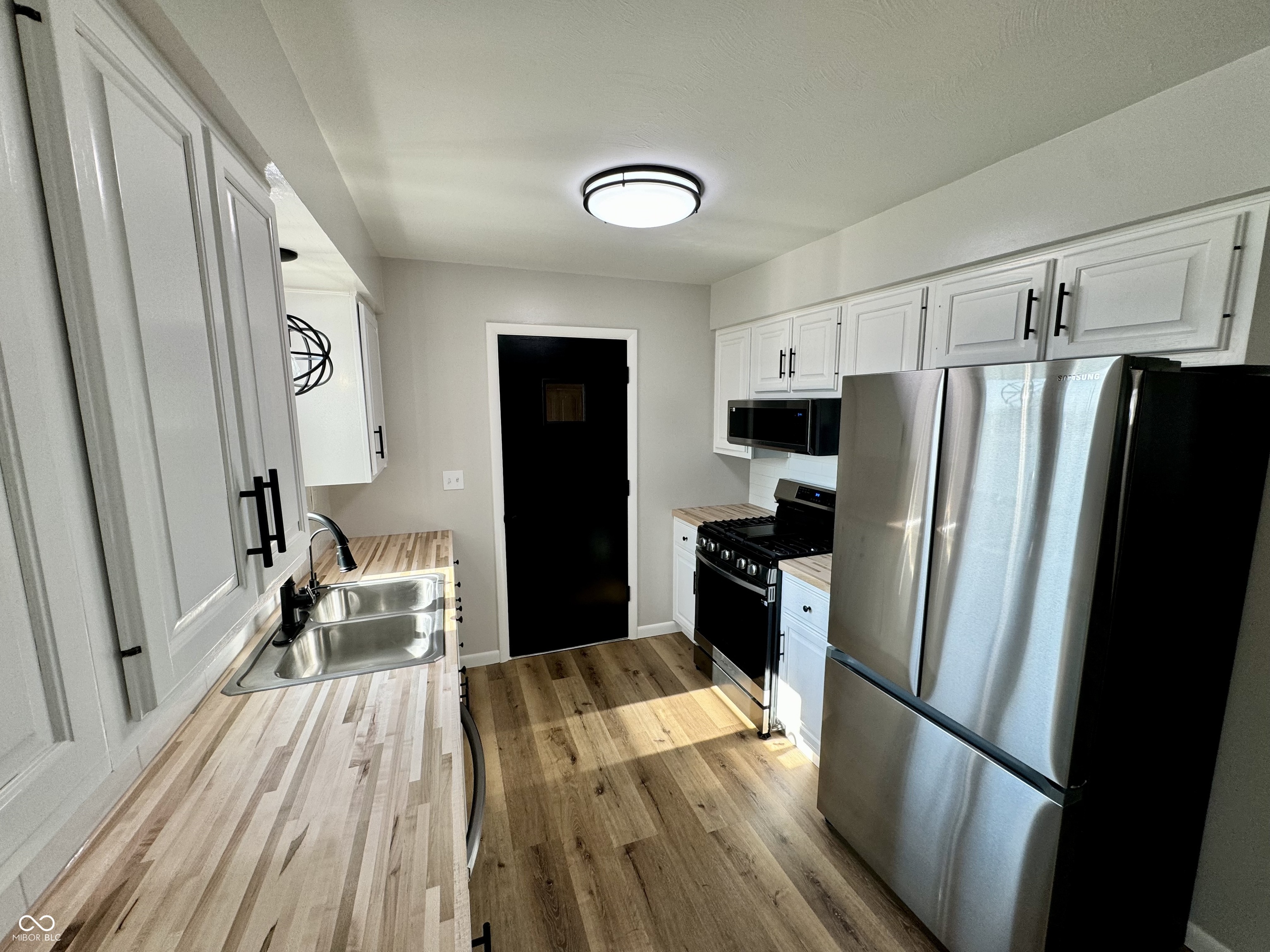 452 Greenacres Drive