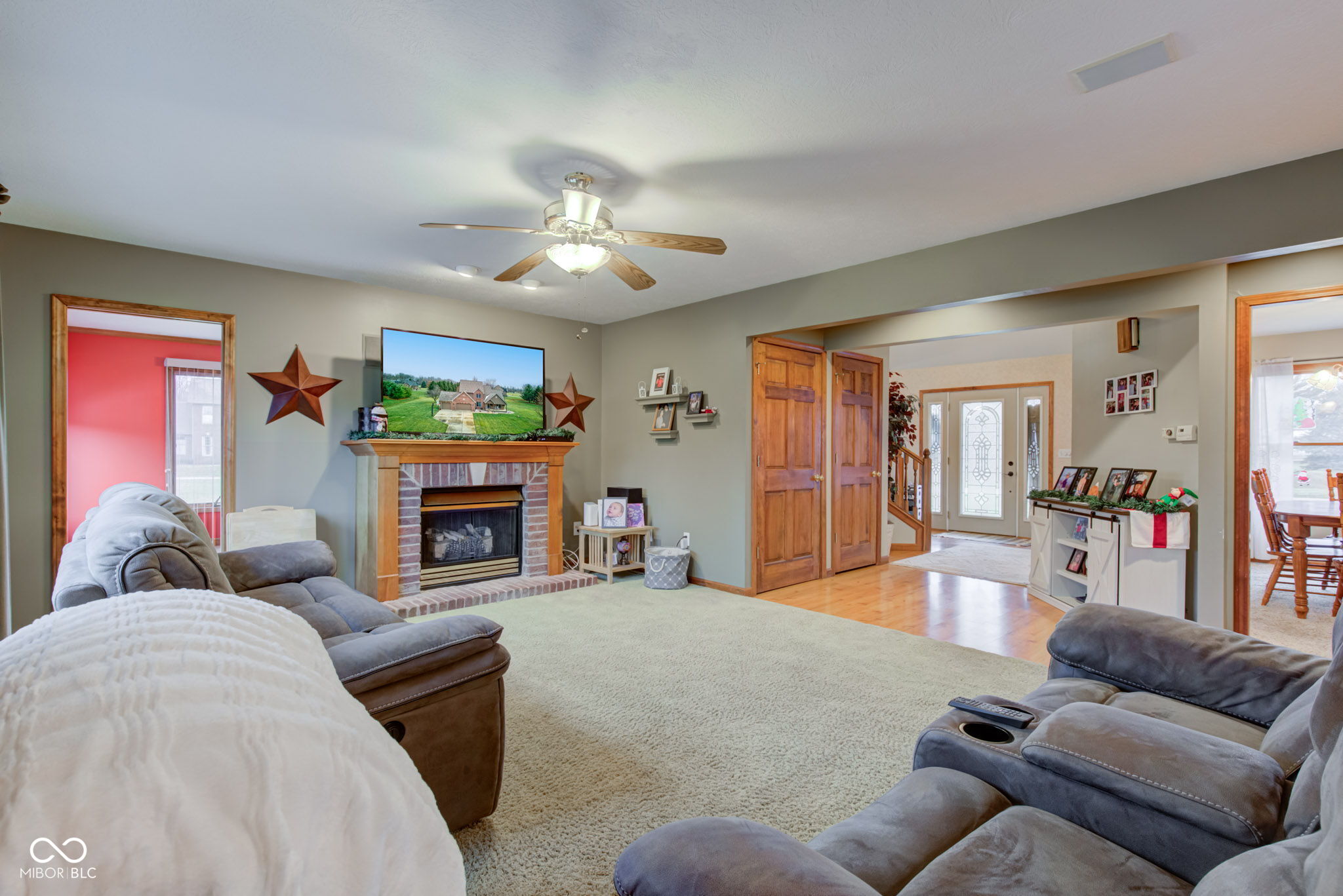 1571 S Mayberry Drive