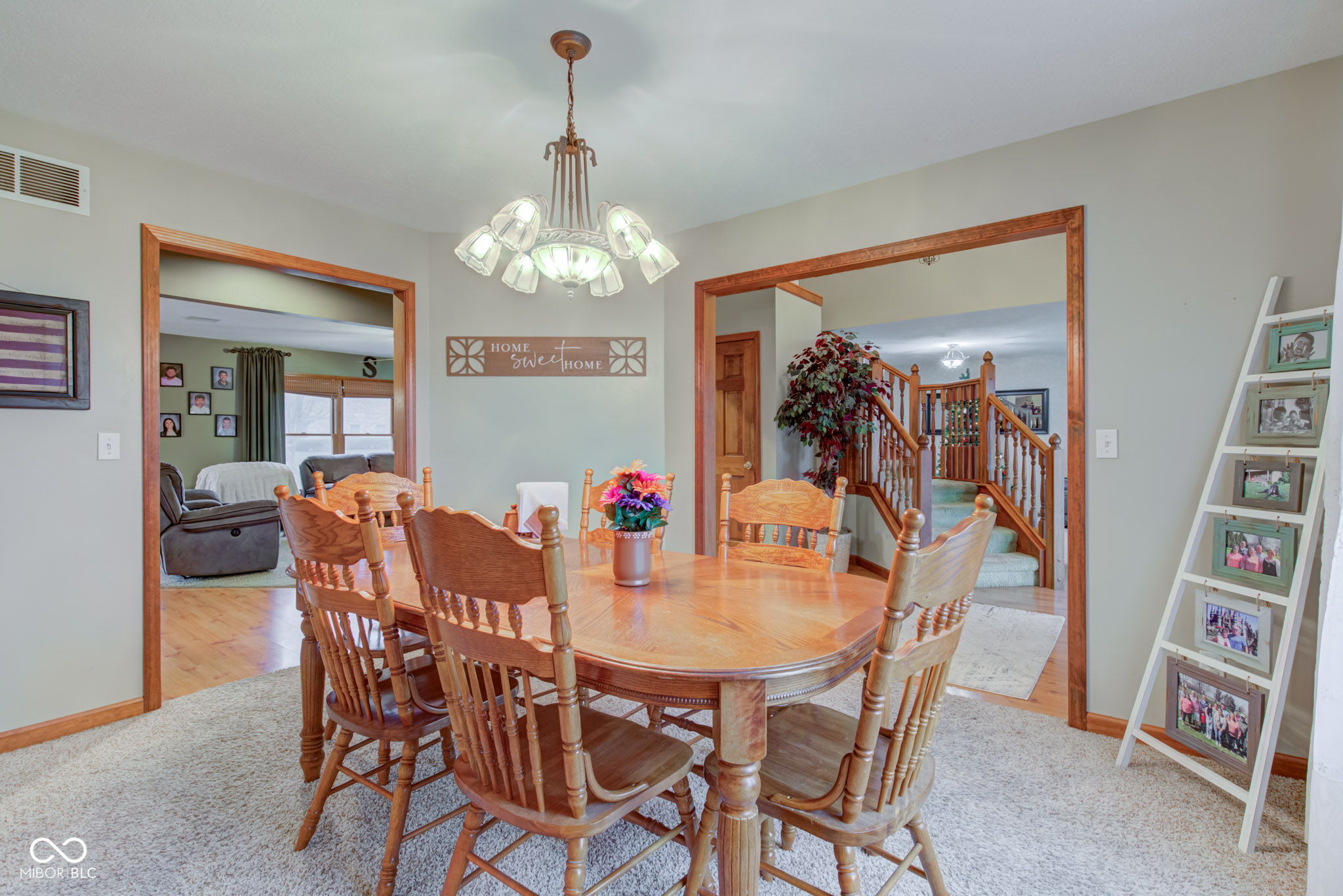 1571 S Mayberry Drive