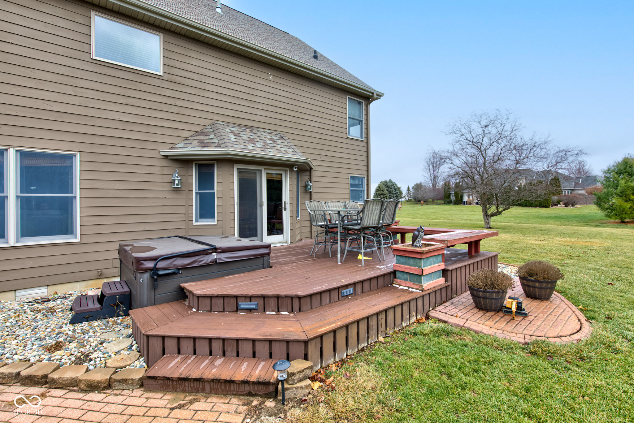 1571 S Mayberry Drive