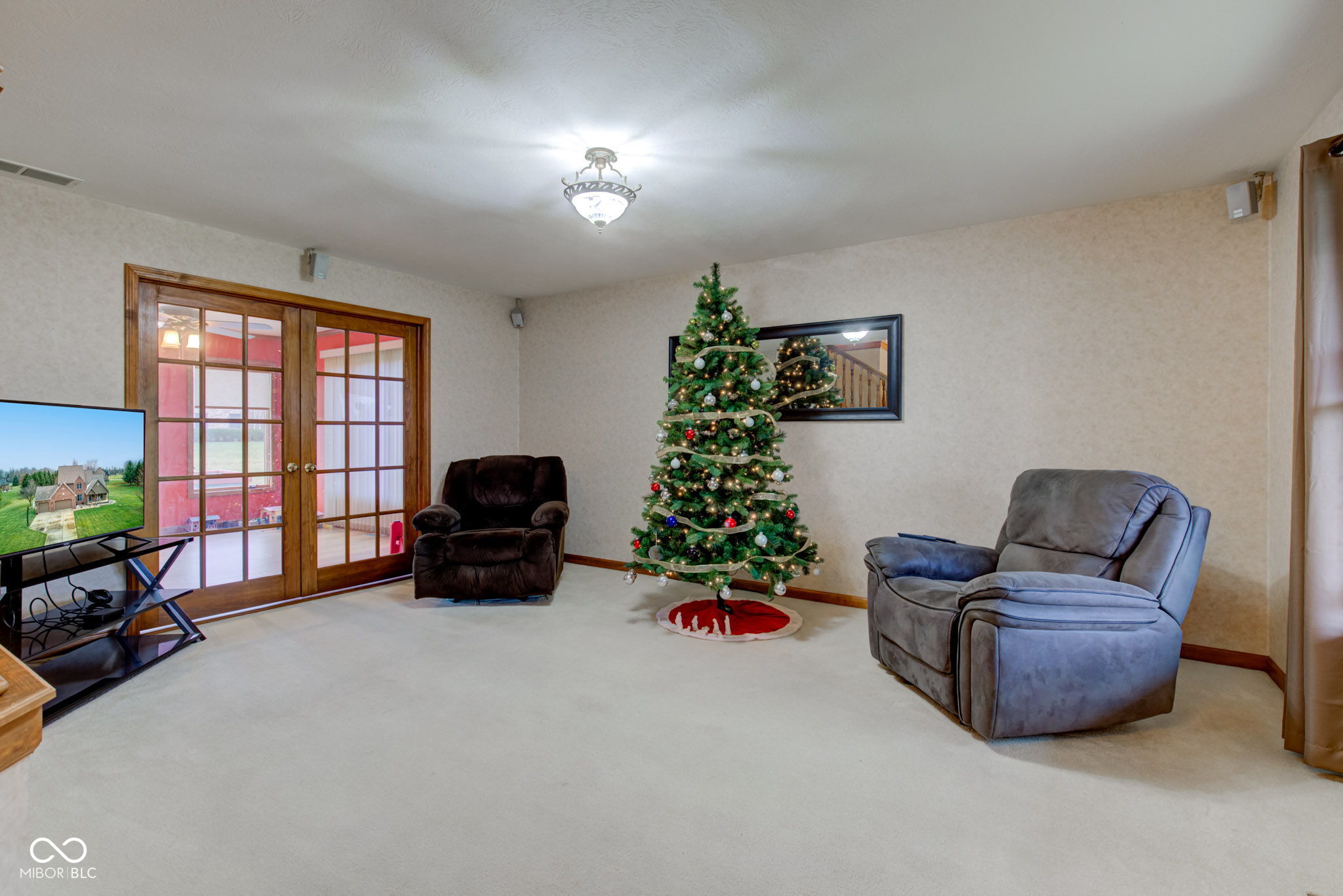 1571 S Mayberry Drive