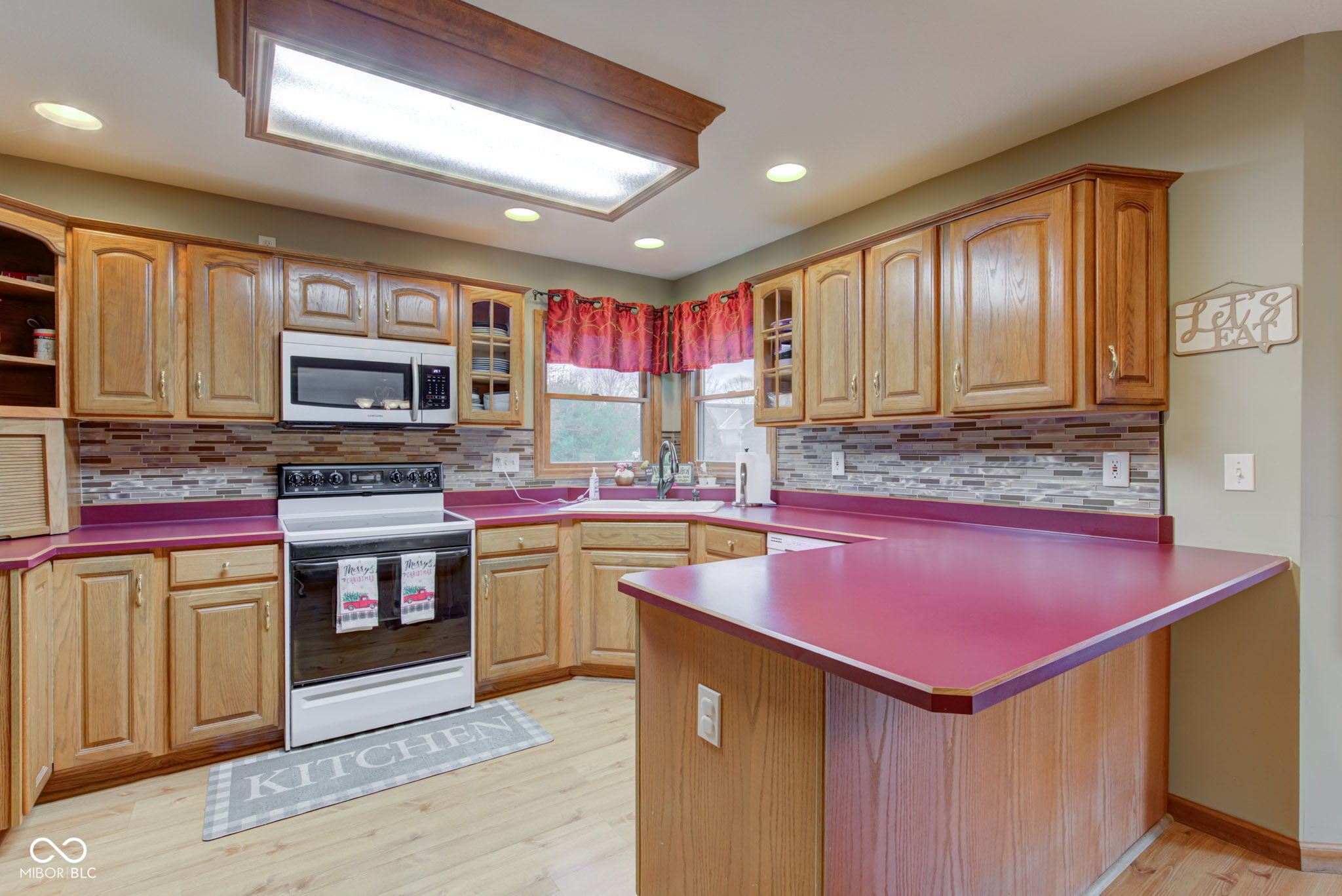 1571 S Mayberry Drive