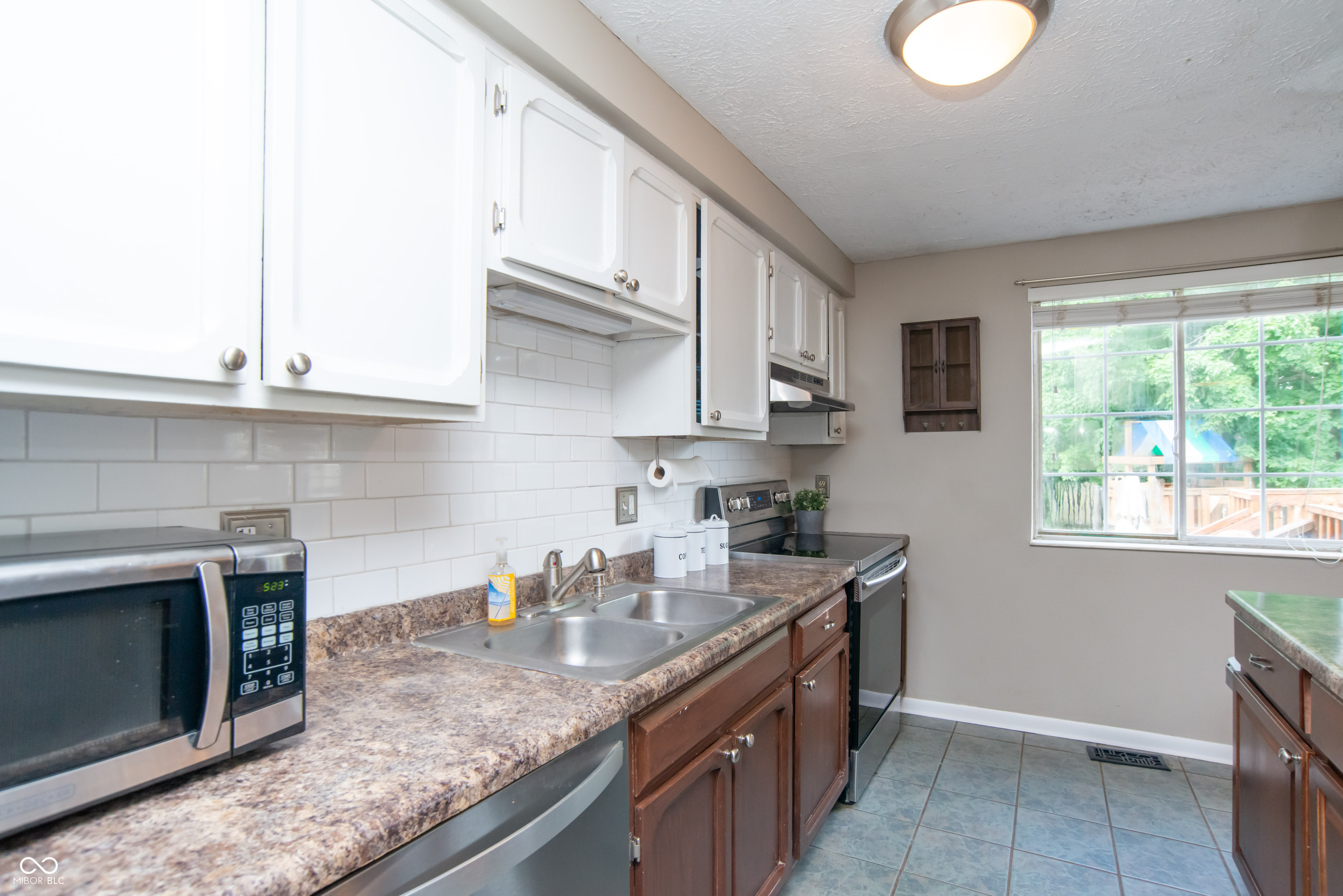 6118 Thrushwood Circle