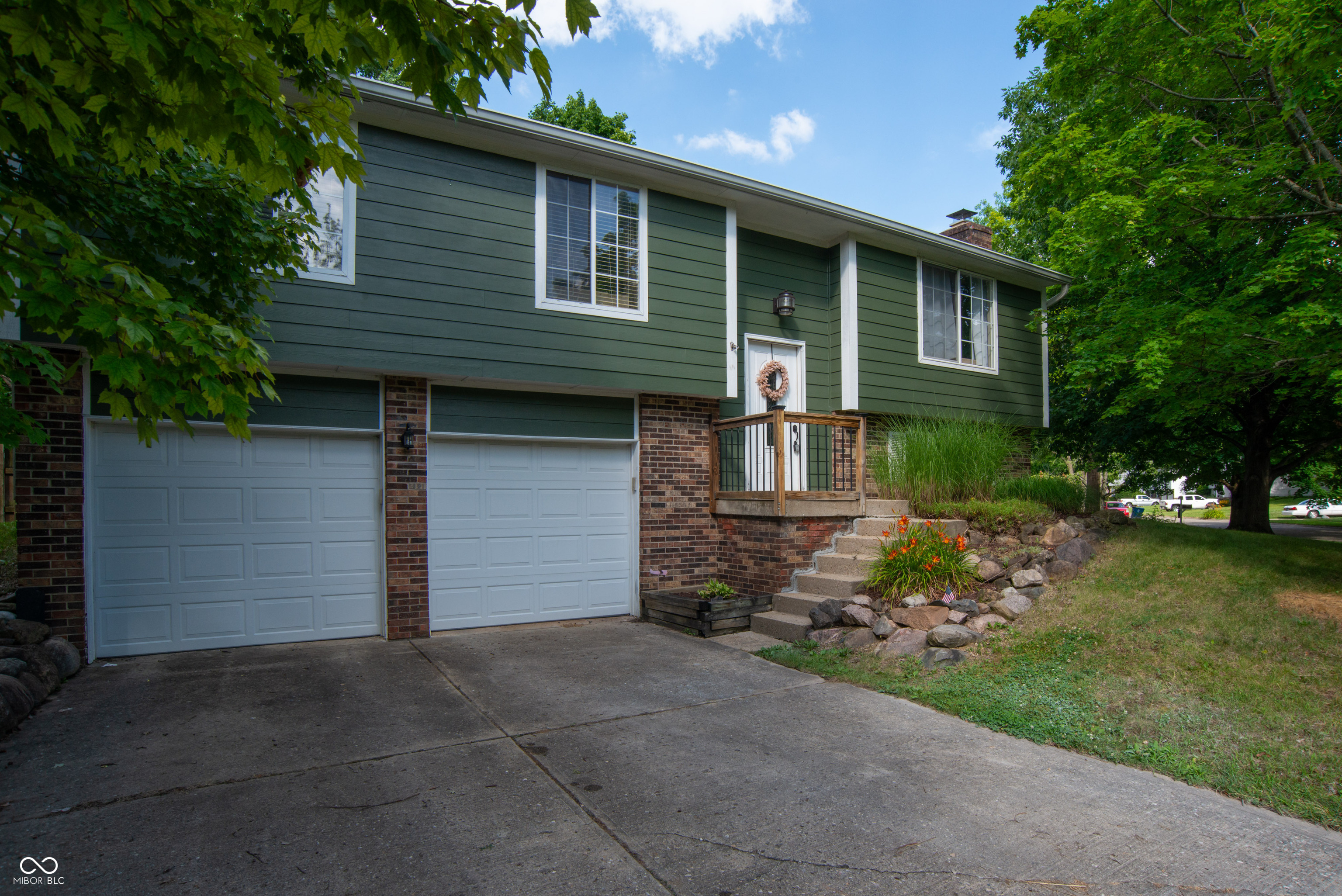 6118 Thrushwood Circle