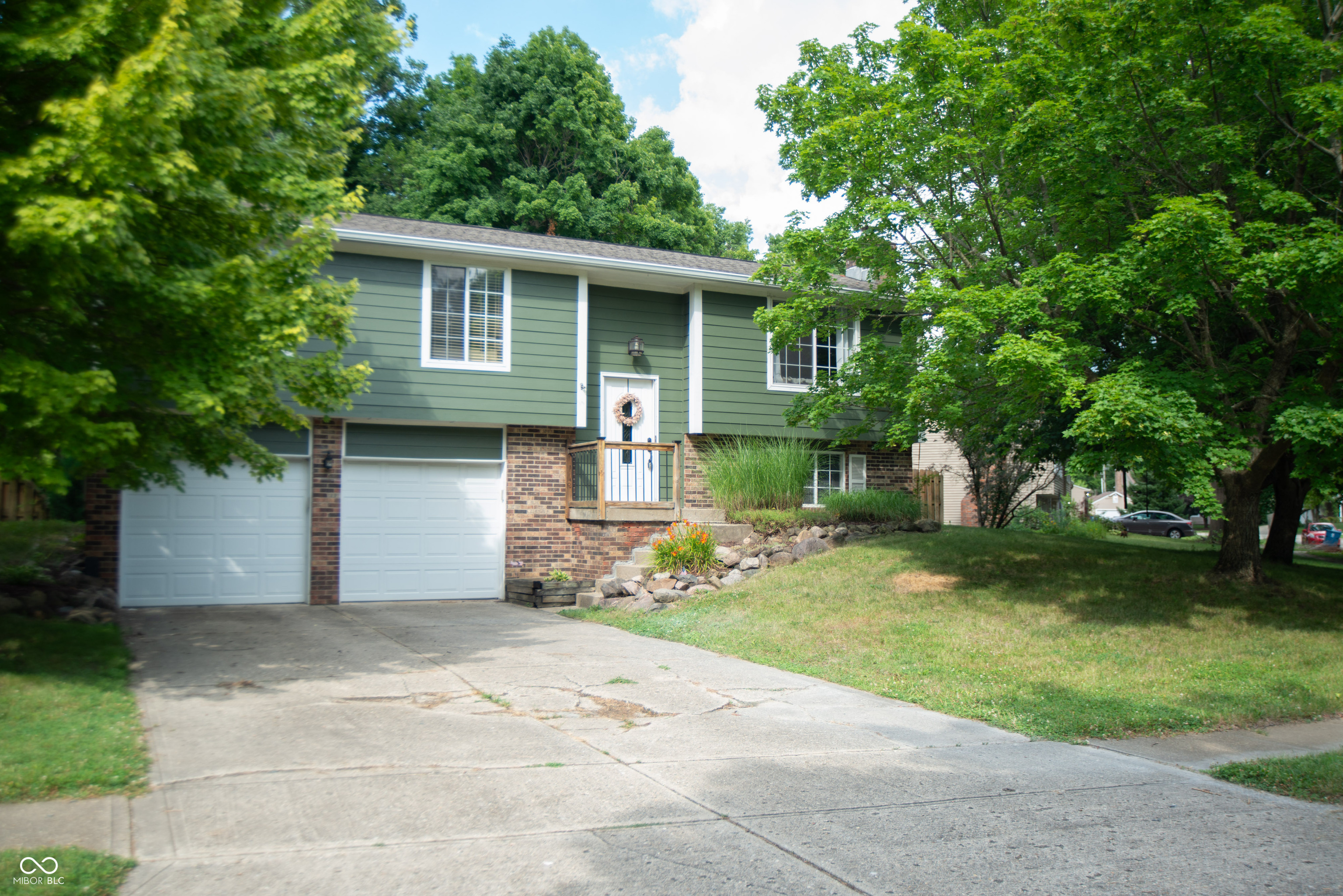 6118 Thrushwood Circle