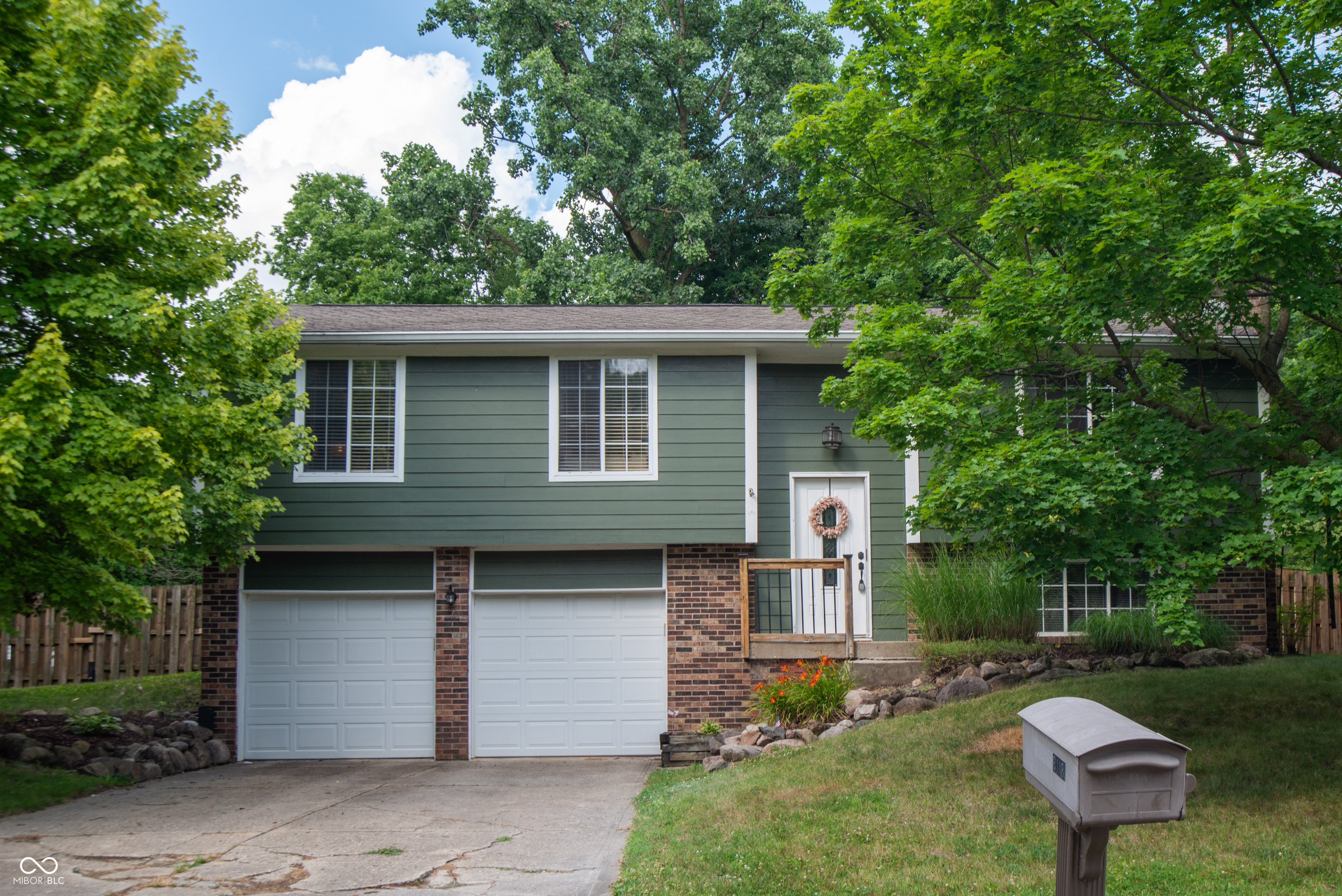 6118 Thrushwood Circle