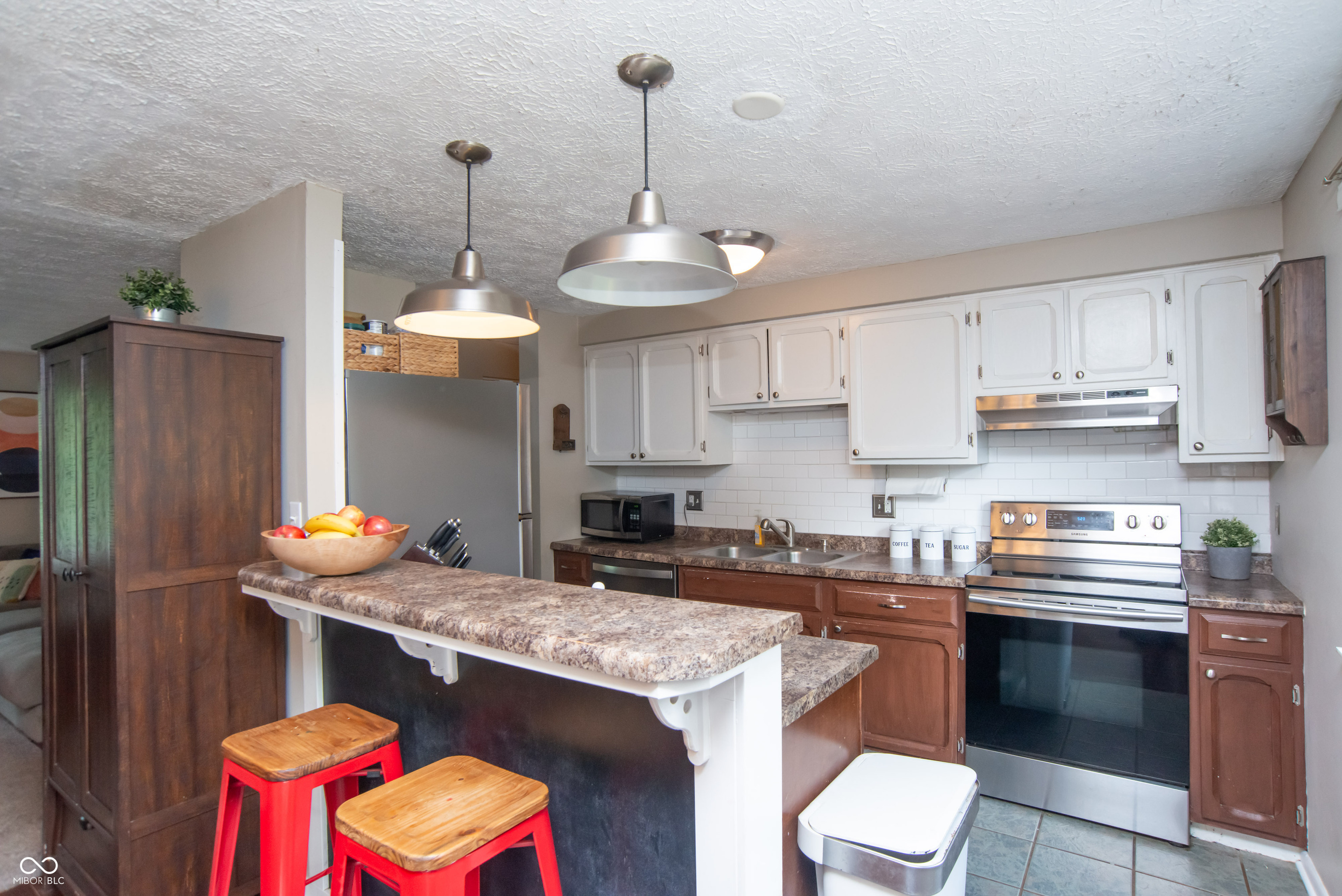 6118 Thrushwood Circle