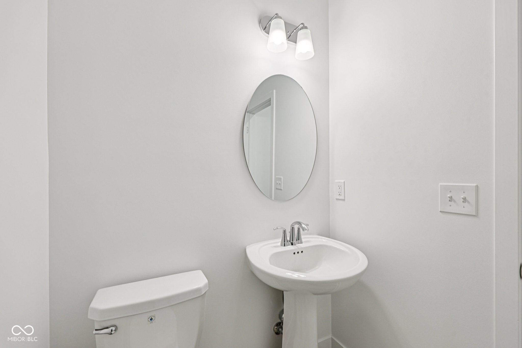 1382 Chatham Hills Boulevard