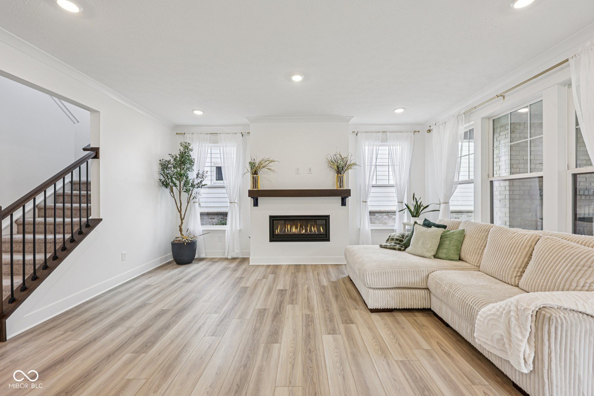 1382 Chatham Hills Boulevard