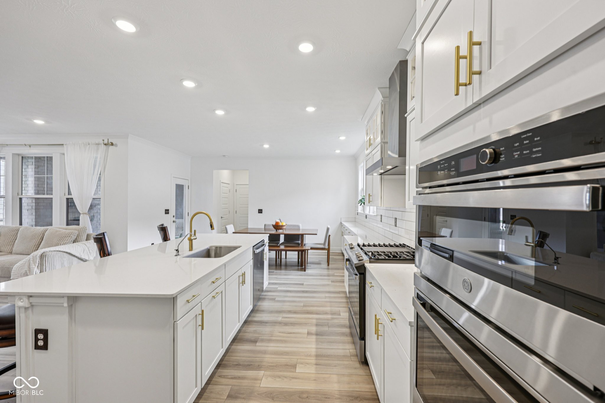 1382 Chatham Hills Boulevard