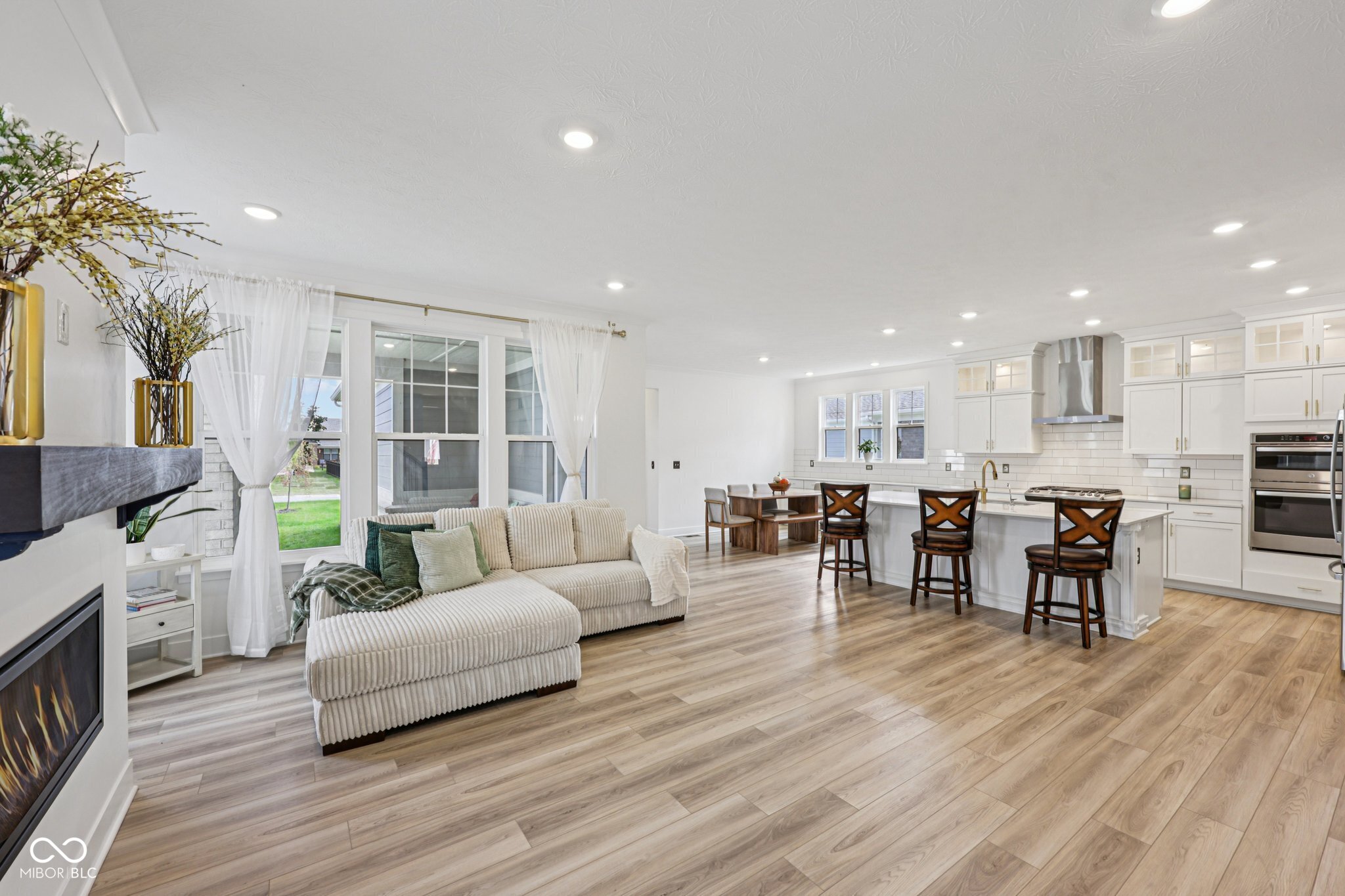 1382 Chatham Hills Boulevard