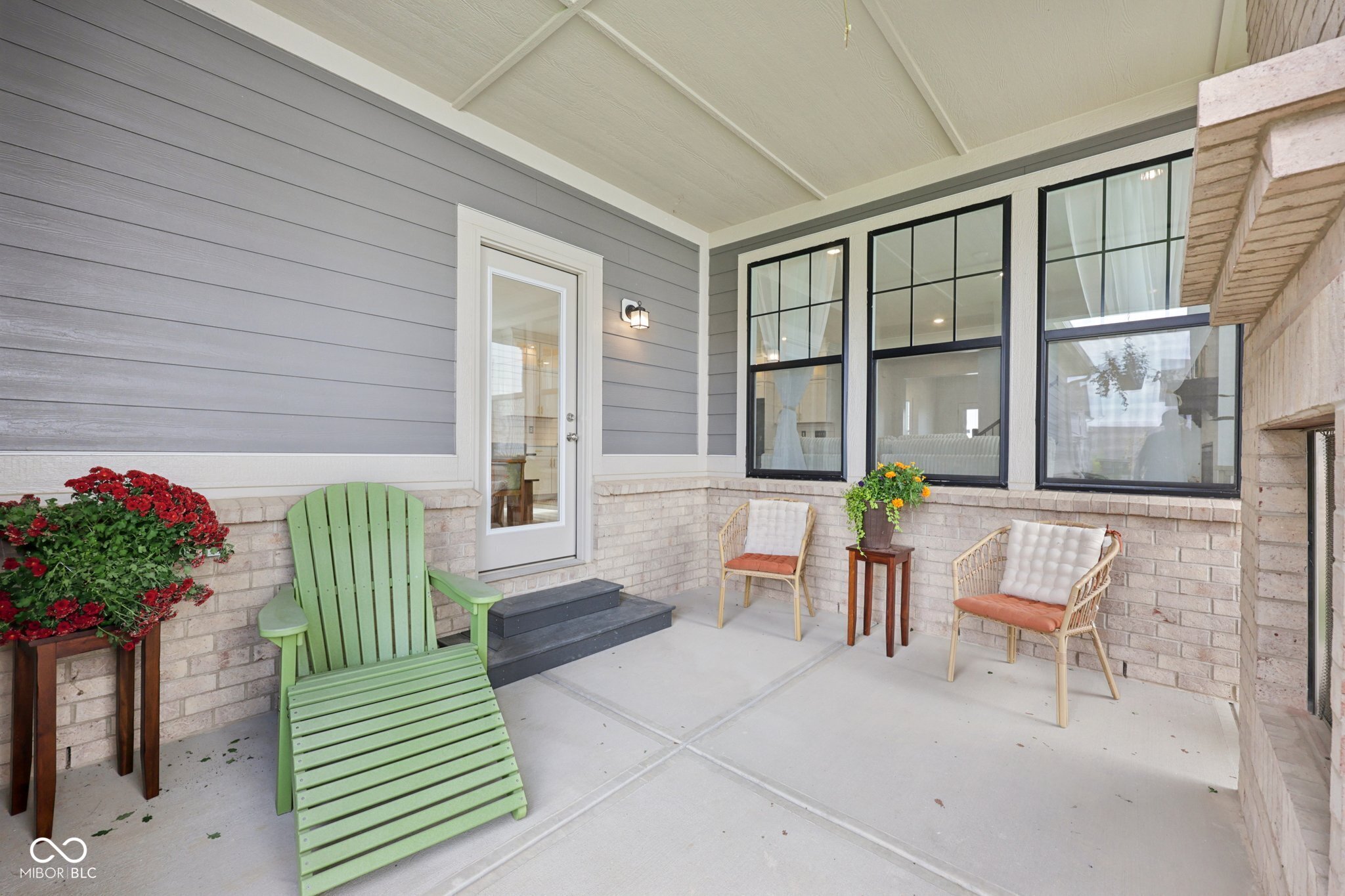 1382 Chatham Hills Boulevard