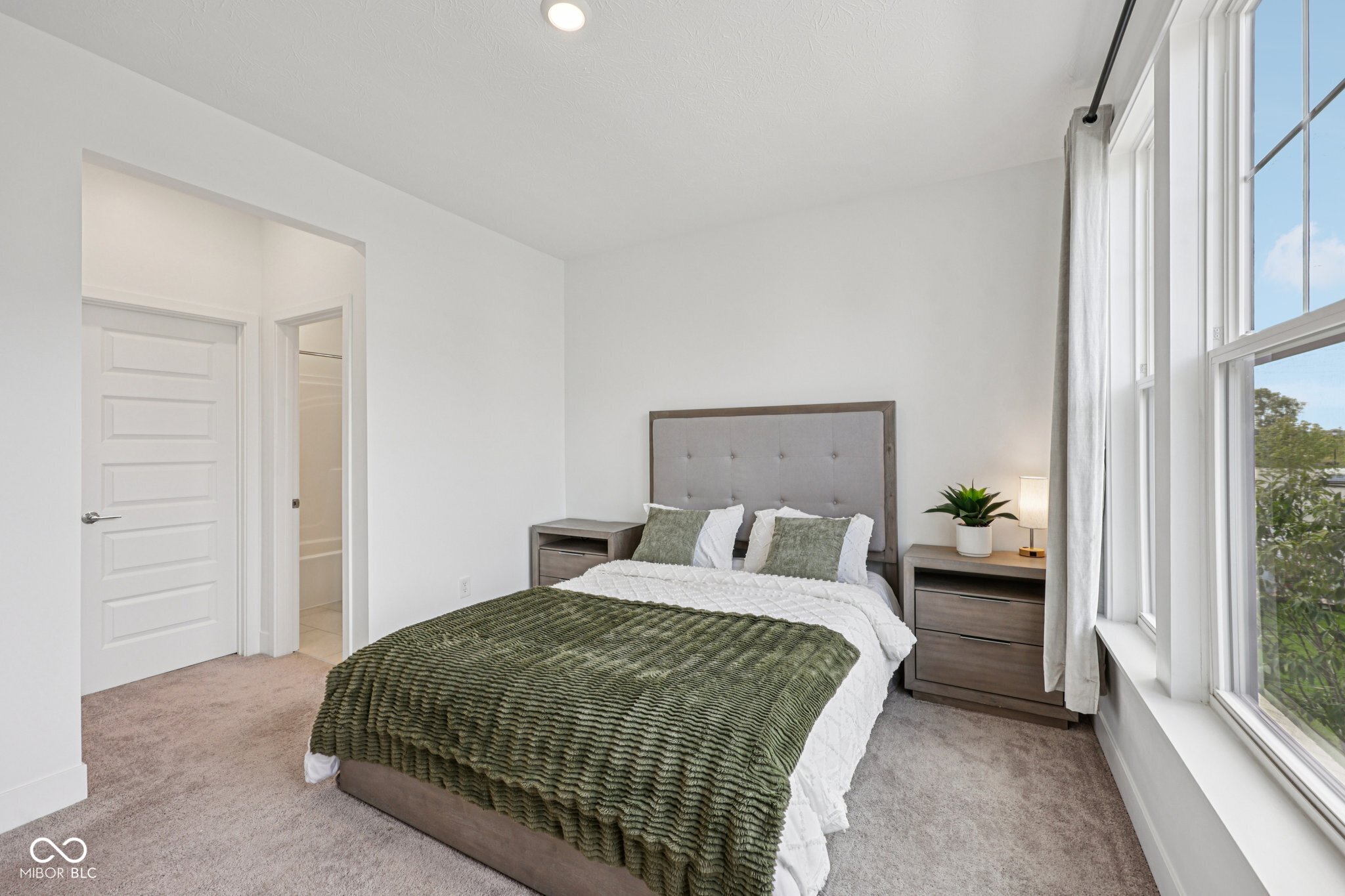 1382 Chatham Hills Boulevard