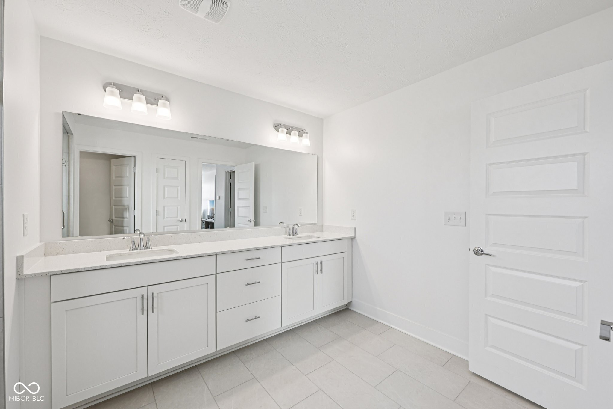 1382 Chatham Hills Boulevard