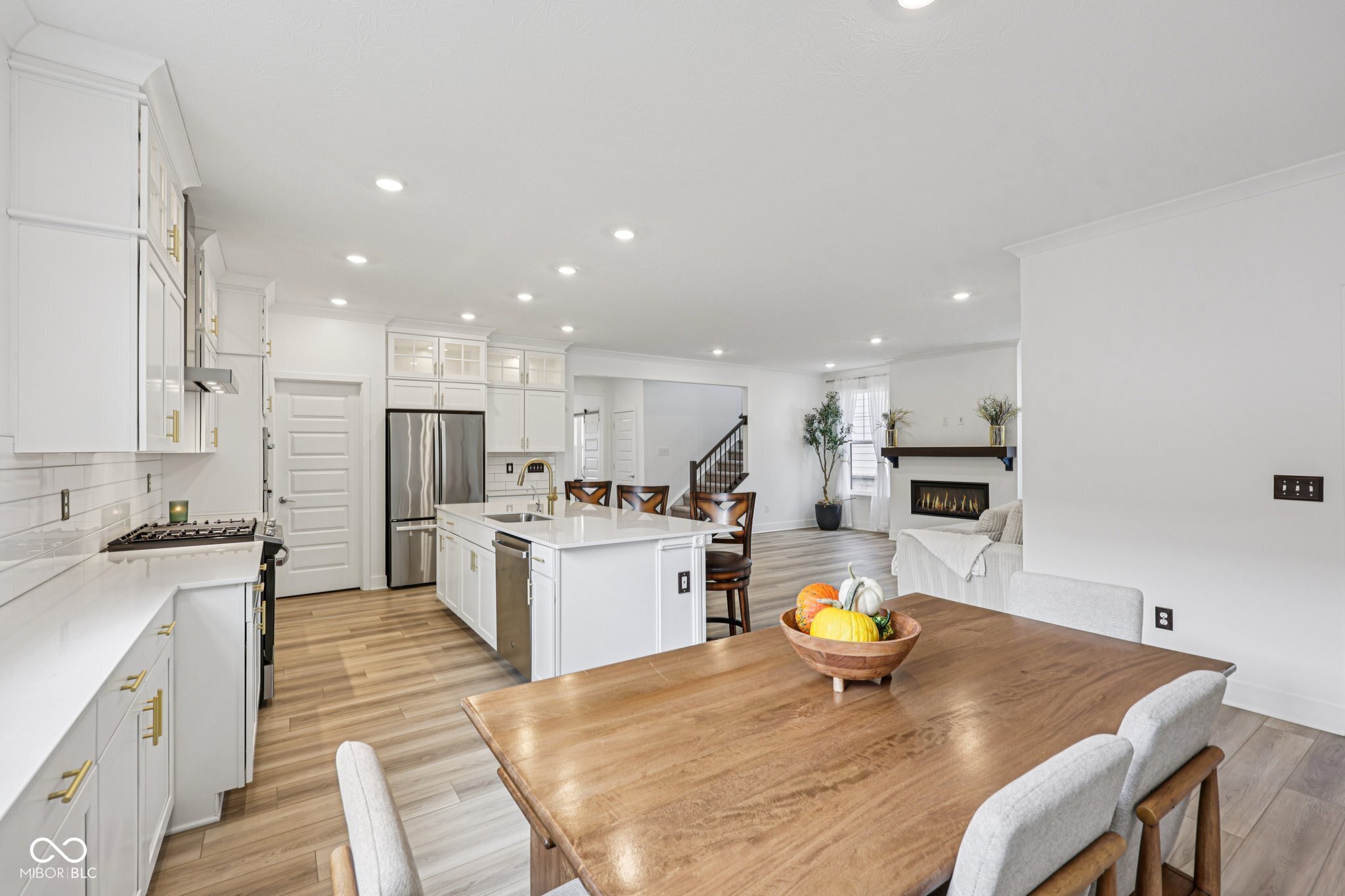 1382 Chatham Hills Boulevard